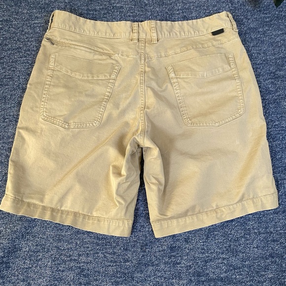 The North Face Men’s Tan Motion Shorts (Size 36) - Picture 8 of 8